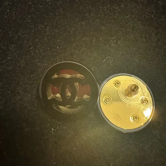 CHANEL Black and Gold Logo Earrings - Picture 7 of 12